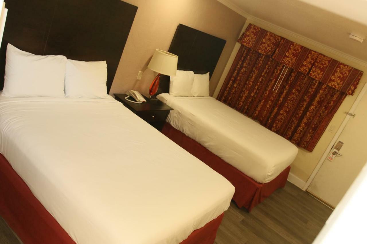 Town And Country Inn Santa Maria  Dış mekan fotoğraf