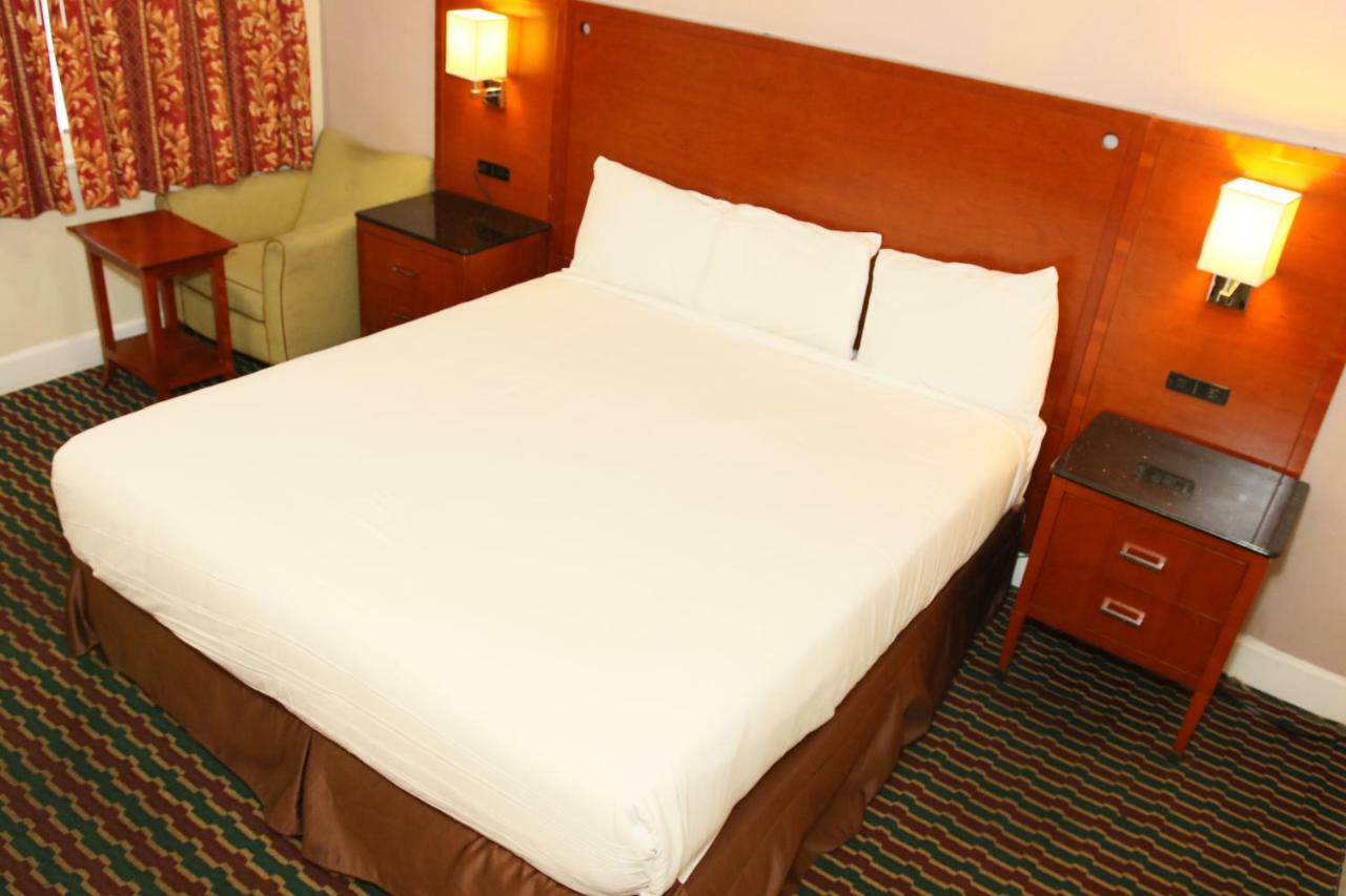 Town And Country Inn Santa Maria  Dış mekan fotoğraf